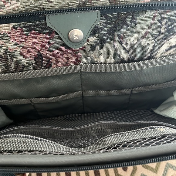 Vintage 80’s Atlantic Tapestry Carry on Shoulder Bag - Picture 9 of 16